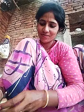 Snapshot of MISS-KAYA chatting on 10.25.25 MISS-KAYA online show from 10.25.25