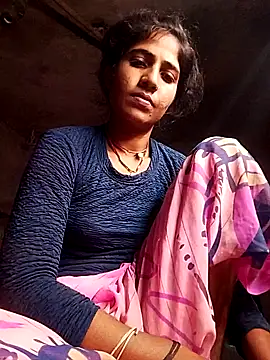 Snapshot of MISS-KAYA chatting on 10.26.25 MISS-KAYA online show from 10.26.25