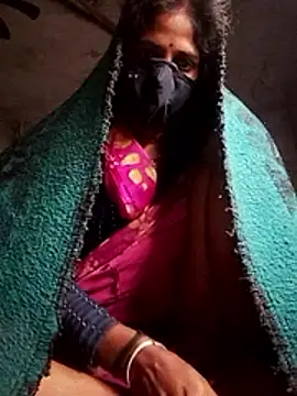 Snapshot of MISS-KAYA chatting on 11.15.25 MISS-KAYA online show from 11.15.25