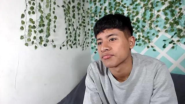 Snapshot of sebas_boys577 chatting on 09.13.25 sebas boys577 online show from 09.13.25