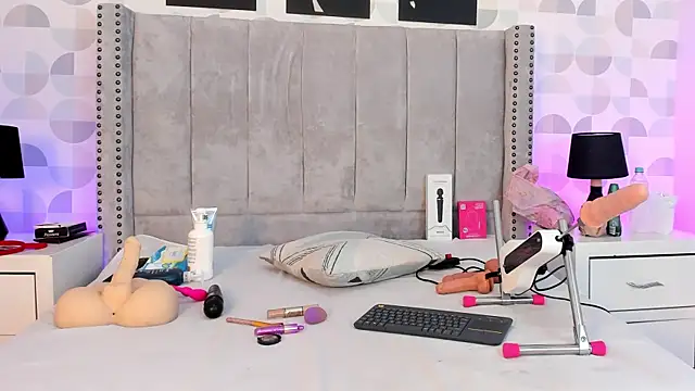 cristhi esterling online show from 11.27.25