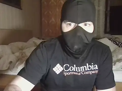 Snapshot of bdsmfreaks12 chatting on 09.18.25 bdsmfreaks12 online show from 09.18.25