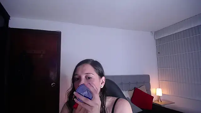 Agatha bellucci  online show from 10.31.25