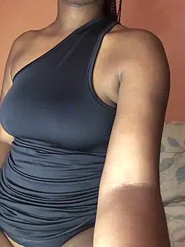 Snapshot of ffinegirl chatting on 11.06.25 ffinegirl online show from 11.06.25