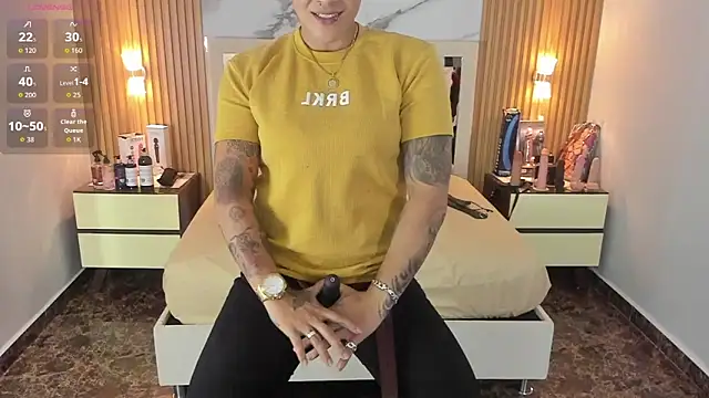 Snapshot of KAROLLJONES1 chatting on 09.20.25 KAROLLJONES1 online show from 09.20.25