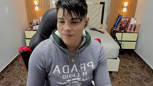 Snapshot of KAROLLJONES1 chatting on 09.29.25 KAROLLJONES1 online show from 09.29.25