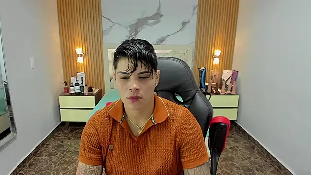 Snapshot of KAROLLJONES1 chatting on 10.09.25 KAROLLJONES1 online show from 10.09.25