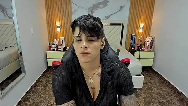 Snapshot of KAROLLJONES1 chatting on 10.16.25 KAROLLJONES1 online show from 10.16.25