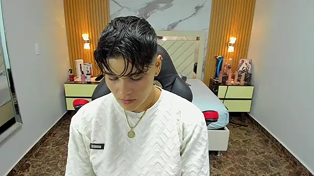 Snapshot of KAROLLJONES1 chatting on 10.23.25 KAROLLJONES1 online show from 10.23.25