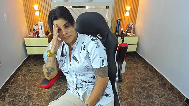 KAROLLJONES1 online show from 01.14.26