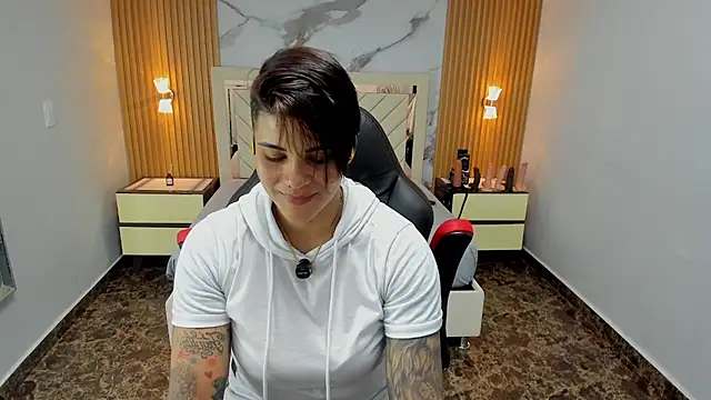 KAROLLJONES1 online show from 02.17.26