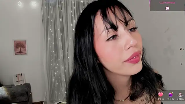 Miss Charlottet online show from 11.20.25