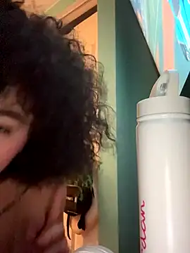 Snapshot of prinxesslola chatting on 10.21.25 prinxesslola online show from 10.21.25