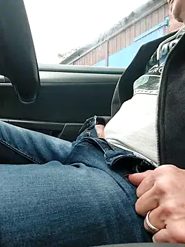 Snapshot of lynxman chatting on 10.02.25 lynxman online show from 10.02.25