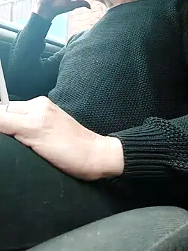 Snapshot of lynxman chatting on 10.08.25 lynxman online show from 10.08.25