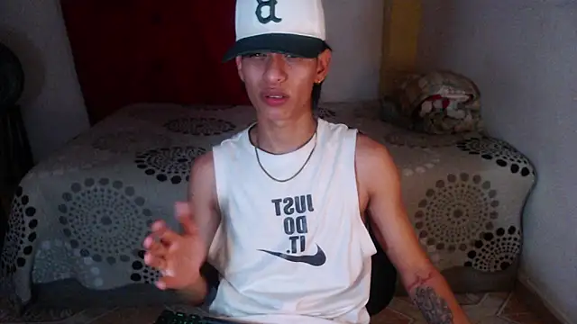 Snapshot of sung_yol chatting on 11.14.25 sung yol online show from 11.14.25