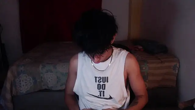 Snapshot of sung_yol chatting on 11.16.25 sung yol online show from 11.16.25