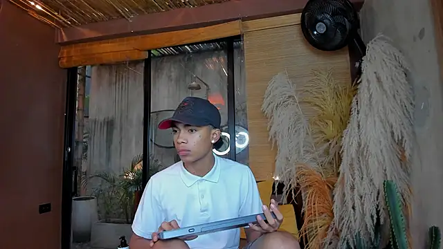 AlanCutee online show from 12.14.25