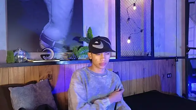 AlanCutee online show from 04.15.26