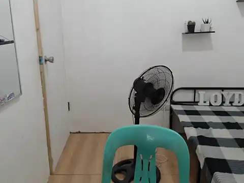 Snapshot of Lloyd_wintours chatting on 10.24.25 Lloyd wintours online show from 10.24.25