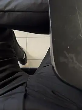 Monspeet 01 online show from 10.21.25