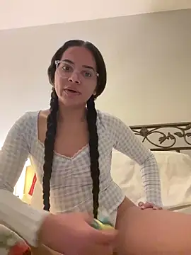 Snapshot of vixxnovalee chatting on 02.18.26 vixxnovalee online show from 02.18.26