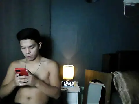Snapshot of Hunky_paul chatting on 06.26.26 Hunky paul online show from 06.26.26