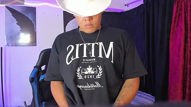 Snapshot of hagen_mm chatting on 10.17.25 hagen mm online show from 10.17.25