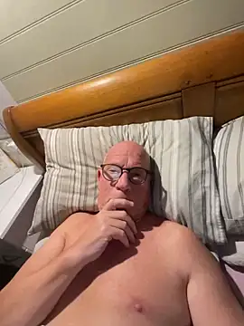 Snapshot of philefc chatting on 11.05.25 philefc online show from 11.05.25