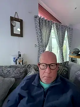 Snapshot of philefc chatting on 11.09.25 philefc online show from 11.09.25