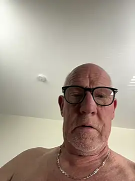 Snapshot of philefc chatting on 06.19.26 philefc online show from 06.19.26