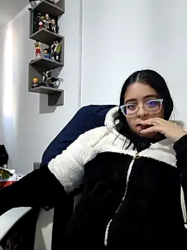 Sofia leving online show from 10.24.25