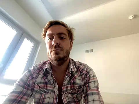 Snapshot of 3615-ULLA chatting on 10.01.25 3615-ULLA online show from 10.01.25