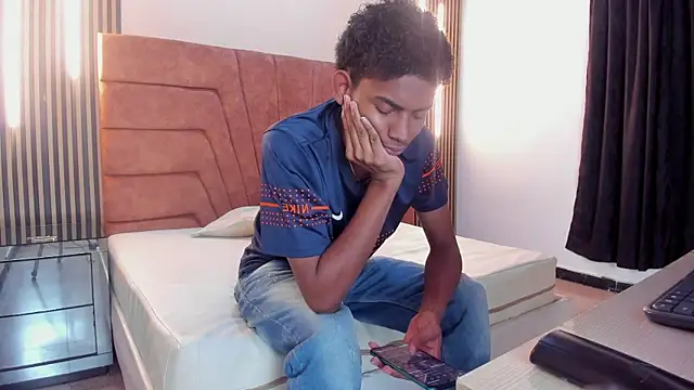 Snapshot of FYKMOR_1 chatting on 09.12.25 FYKMOR 1 online show from 09.12.25