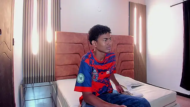 Snapshot of FYKMOR_1 chatting on 09.15.25 FYKMOR 1 online show from 09.15.25