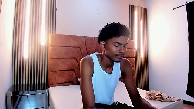 Snapshot of FYKMOR_1 chatting on 09.30.25 FYKMOR 1 online show from 09.30.25