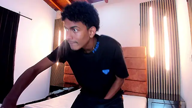 Snapshot of FYKMOR_1 chatting on 10.20.25 FYKMOR 1 online show from 10.20.25