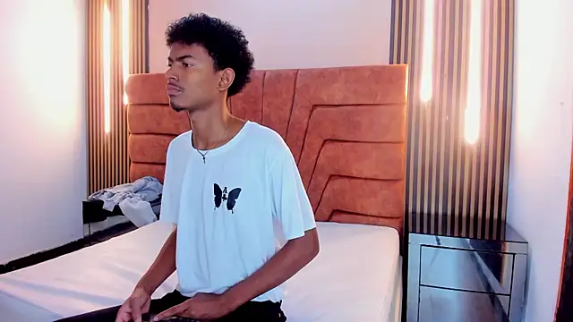 Snapshot of FYKMOR_1 chatting on 10.29.25 FYKMOR 1 online show from 10.29.25