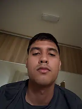 Snapshot of Lucasgonxalex chatting on 07.18.26 Lucasgonxalex online show from 07.18.26