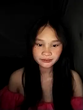 Snapshot of saronla_03 chatting on 10.04.25 saronla 03 online show from 10.04.25