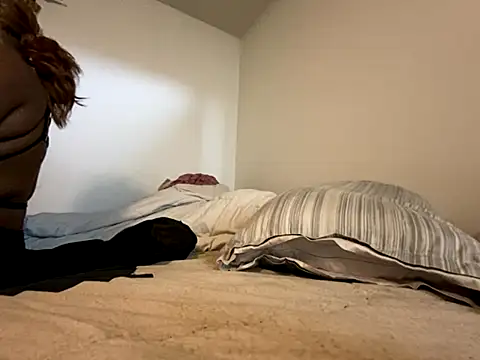 Snapshot of KANDIS864 chatting on 10.22.25 KANDIS864 online show from 10.22.25