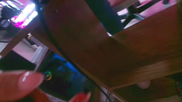 Snapshot of emma_madi chatting on 09.14.25 emma madi online show from 09.14.25