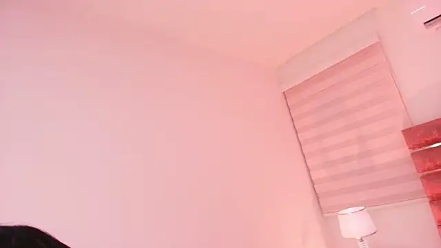 Snapshot of emma_madi chatting on 10.29.25 emma madi online show from 10.29.25