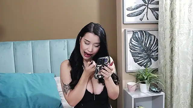 SophieSkyess online show from 10.14.25