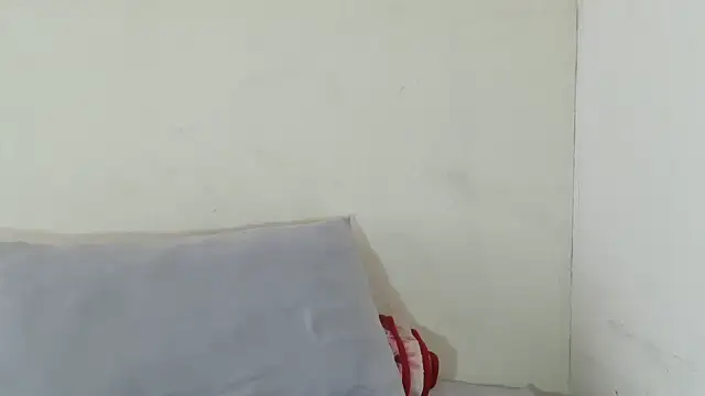 SexyBitchx01 online show from 10.12.25