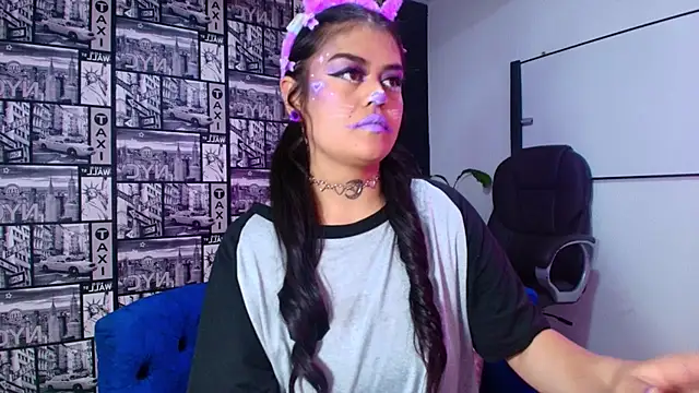 Mia Morelli  online show from 10.23.25