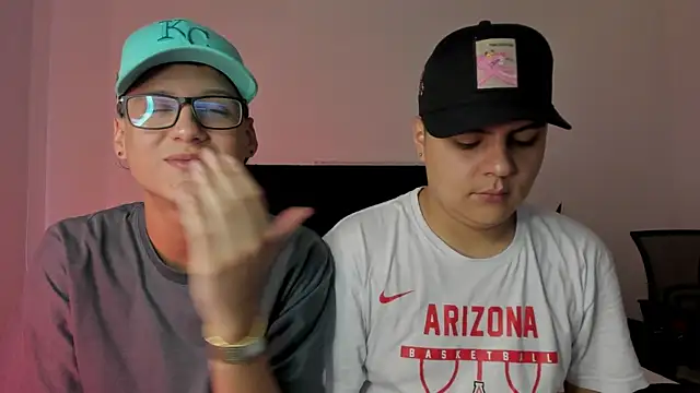 Snapshot of NoahLux chatting on 09.25.25 NoahLux online show from 09.25.25