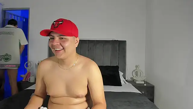 Snapshot of NoahLux chatting on 10.14.25 NoahLux online show from 10.14.25