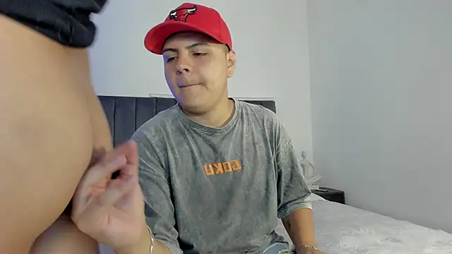 Snapshot of NoahLux chatting on 10.23.25 NoahLux online show from 10.23.25