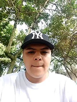 Snapshot of NoahLux chatting on 10.29.25 NoahLux online show from 10.29.25